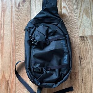 Patagonia Atom Black Sling Bag 8L